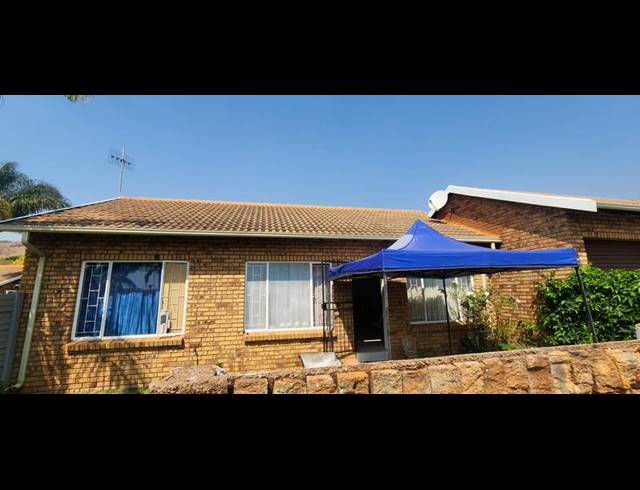 2 BEDROOM TOWNHOUSE FOR SALE IN NINAPARK